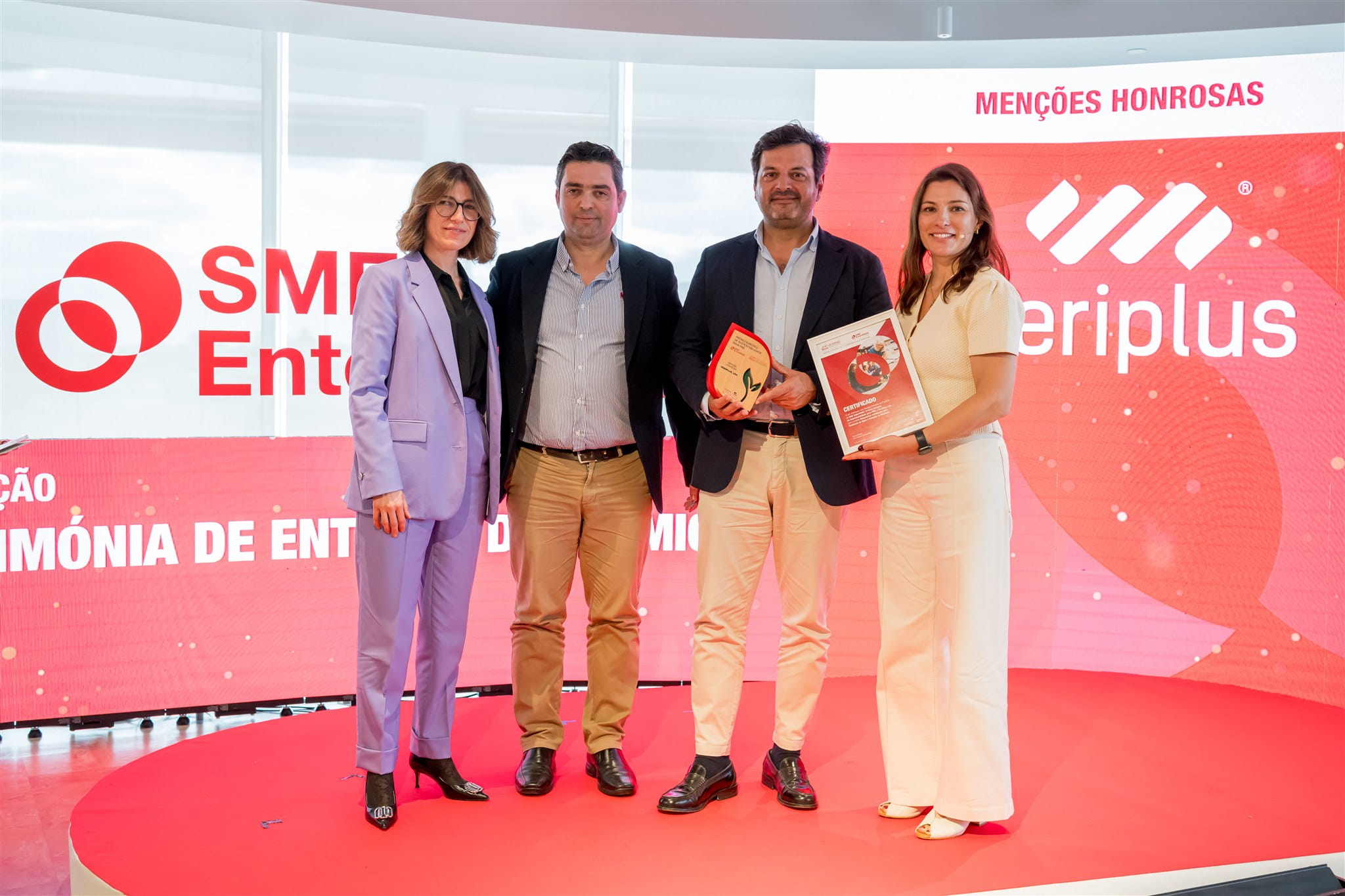 Representantes da empresa Periplus