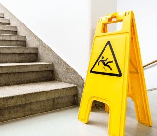Placa de aviso de piso escorregadio