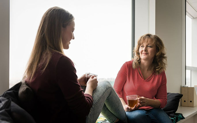 Como criar um espaço próprio quando se vive com os pais