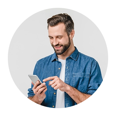 homem a mexer no smartphone homem a mexer no smartphone