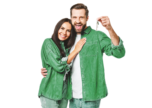 homem e mulher com chave na mão