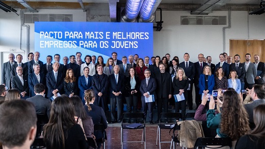 Tranquilidade assina pacto para emprego jovem